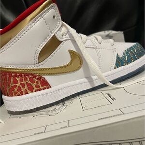 Nike Air Jordan 1 Mid SS Unc to Chicago